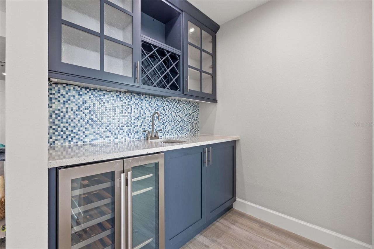 615 Dream Island Place, Unit 210, Longboat Key, FL 34228 Photo
