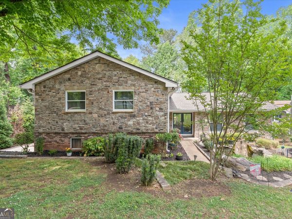 9040 Ruby Lane, Gainesville, GA 30506
