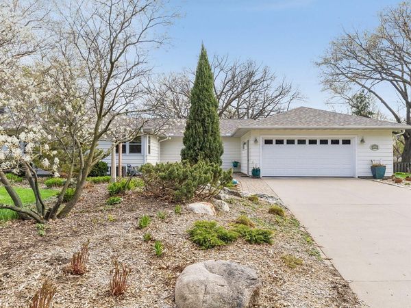 4860 Woodridge Court, Minnetonka, MN 55345