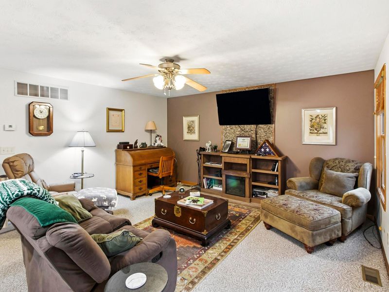 17 Long Court , South Vienna, OH 45369 Photo 9