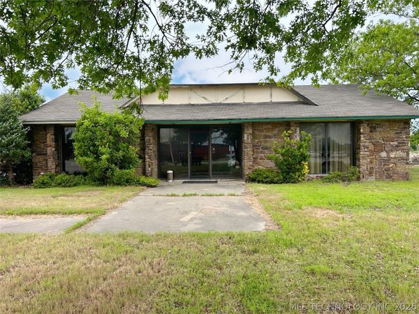 100 E Ozark Street , Morris, OK 74445