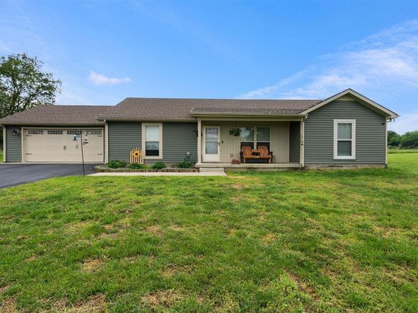 1089 New Grove Road , Smiths Grove, KY 42171