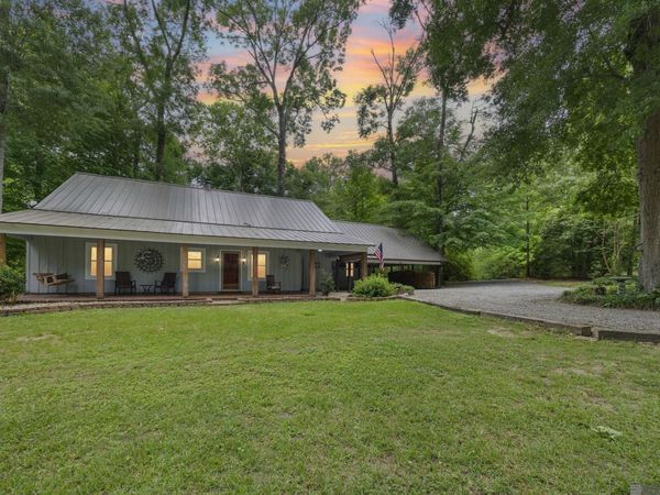 7000 Barrow Creek Dr, St Francisville, LA 70775