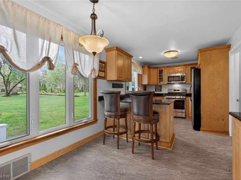 2426 Lander Road, Pepper Pike, OH 44124 Photo 11