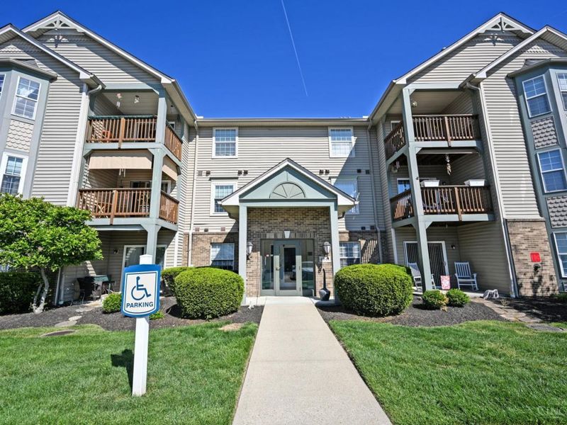 4941 N Arbor Woods Court, Unit 105, Cincinnati, OH 45248 Photo 1