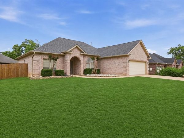 109 Valderrama Drive, Benton, AR 72015