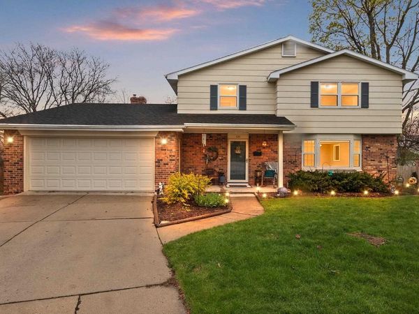 525 BRIAR LANE, Green Bay, WI 54301