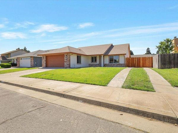 1924 Pebble Beach Dr, Yuba City, CA 95993