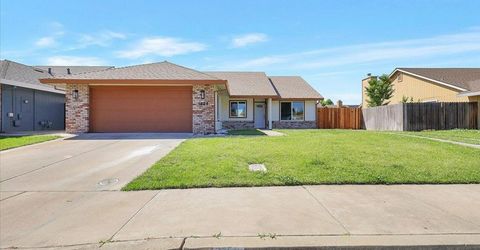 1924 Pebble Beach Dr, Yuba City, CA 95993 Photo