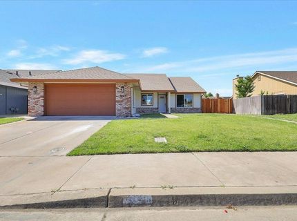 1924 Pebble Beach Dr, Yuba City, CA 95993 Photo