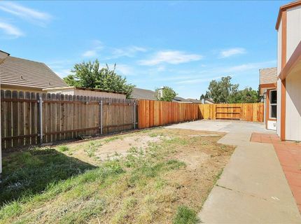 1924 Pebble Beach Dr, Yuba City, CA 95993 Photo