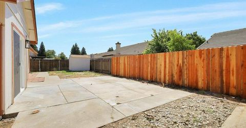 1924 Pebble Beach Dr, Yuba City, CA 95993 Photo