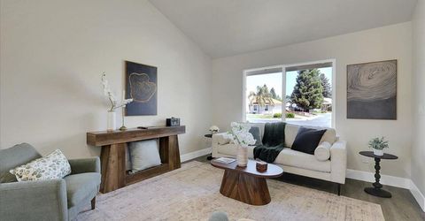 1924 Pebble Beach Dr, Yuba City, CA 95993 Photo