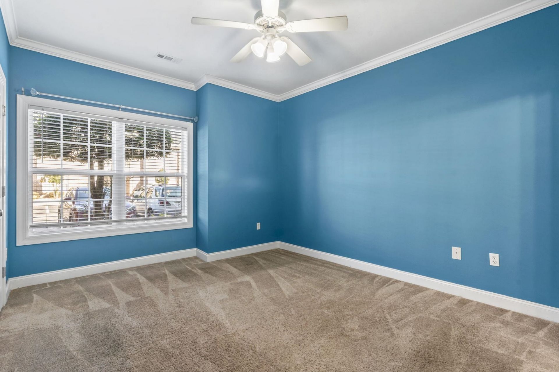 2073 Silvercrest Dr.  Photo 11