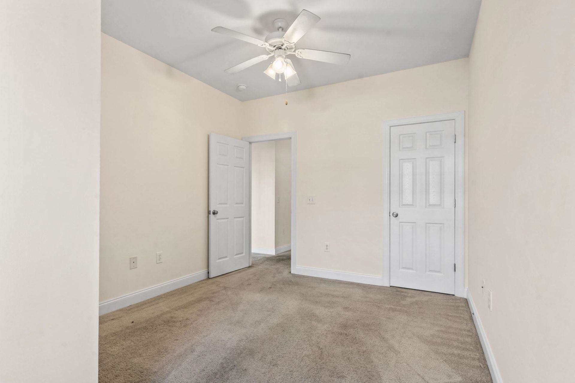 2073 Silvercrest Dr.  Photo 16