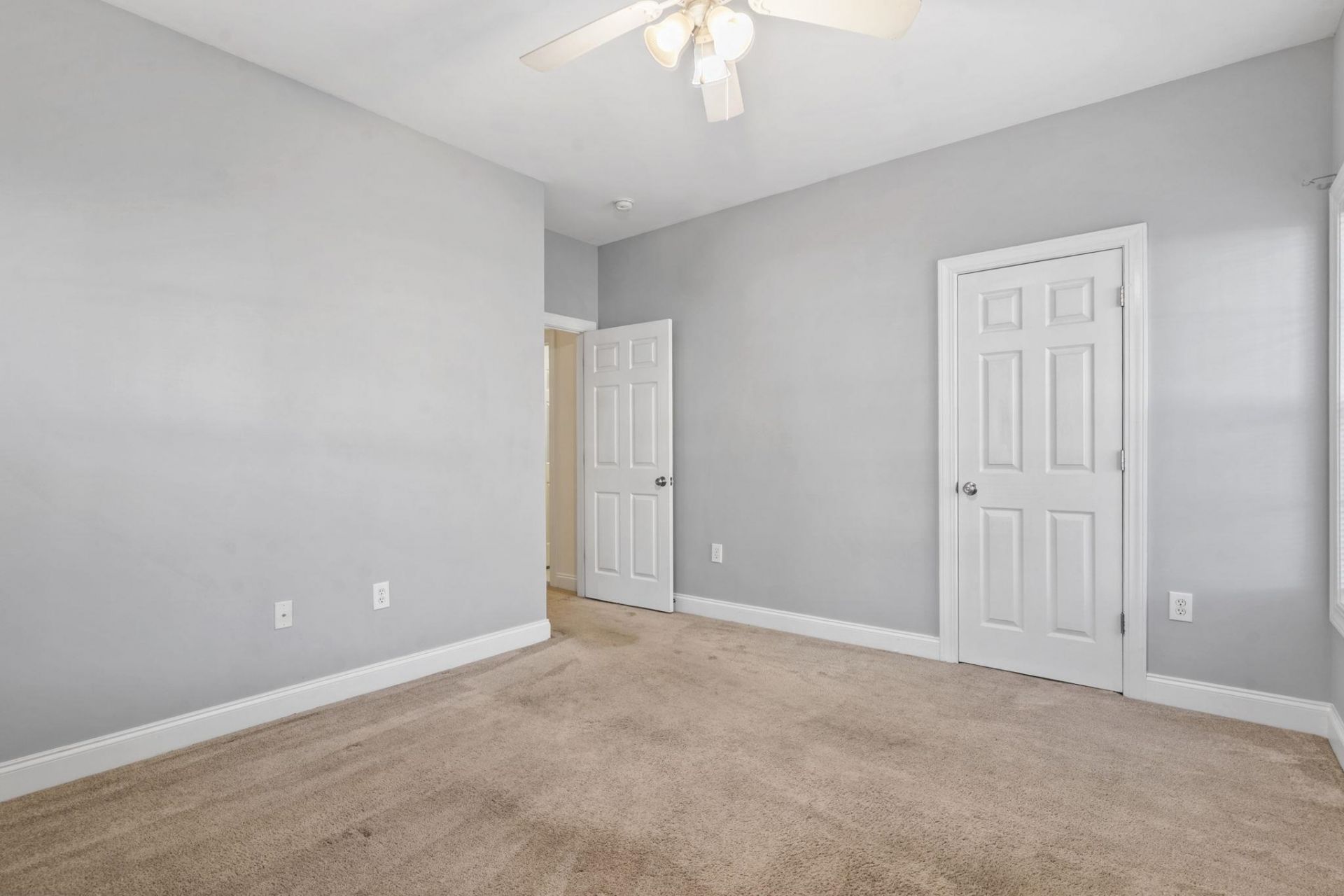 2073 Silvercrest Dr.  Photo 19