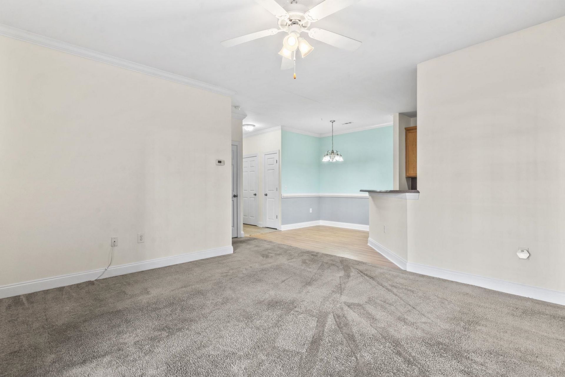 2073 Silvercrest Dr.  Photo 7