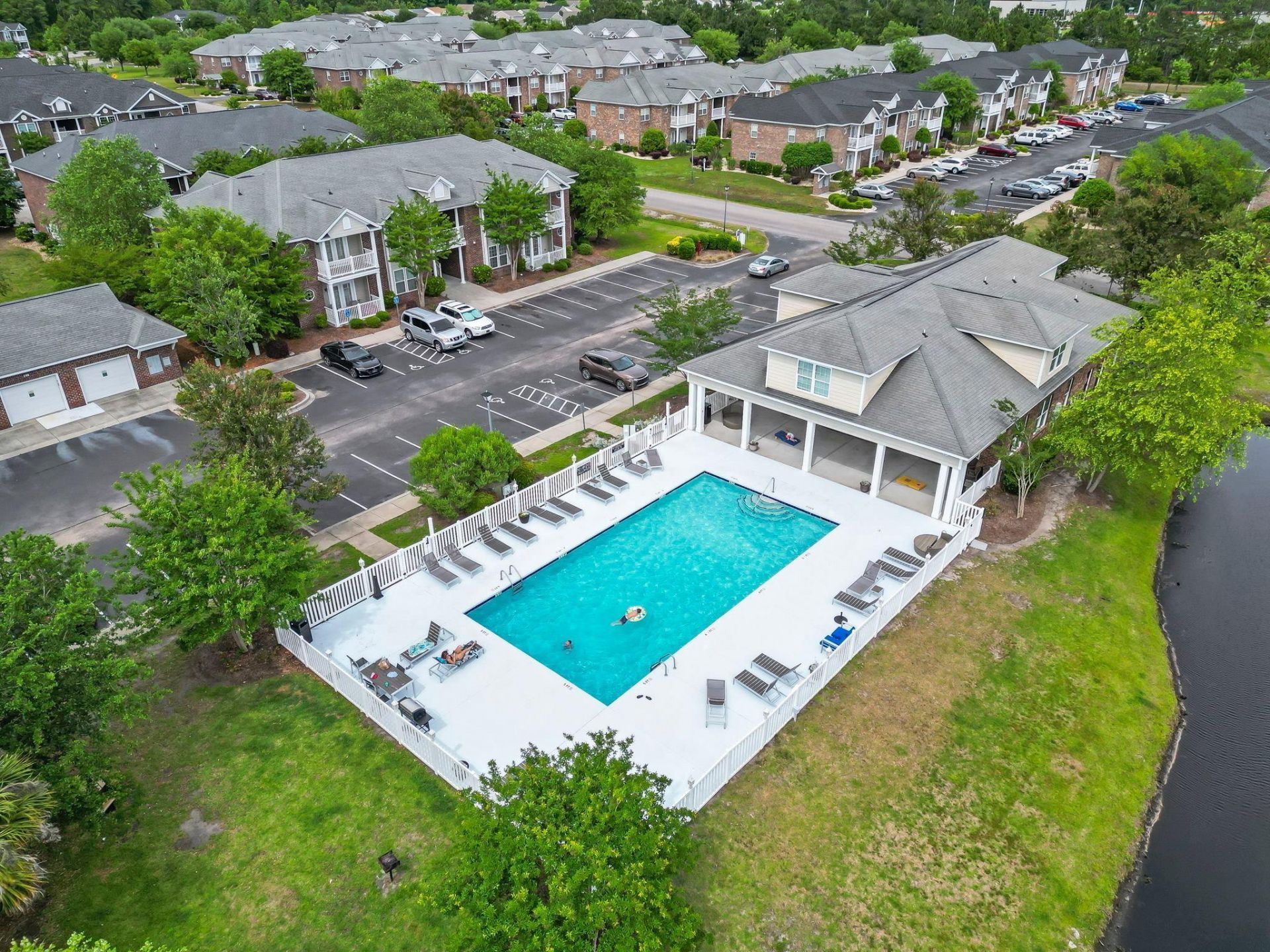2073 Silvercrest Dr.  Photo 8