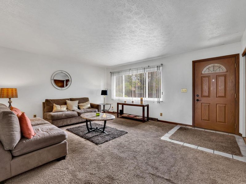 4676 Belfast Drive , Columbus, OH 43227 Photo 5