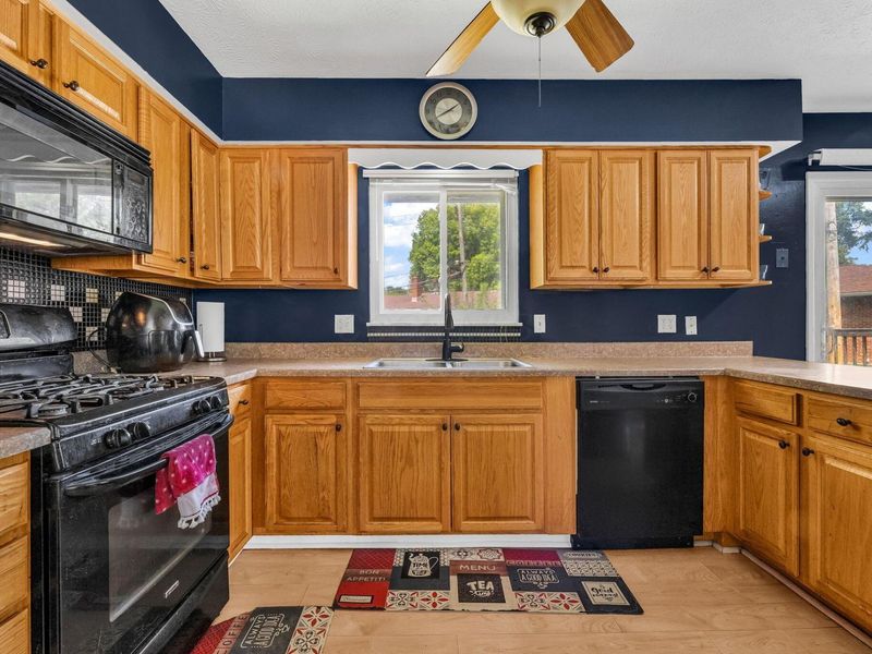 4676 Belfast Drive , Columbus, OH 43227 Photo 9