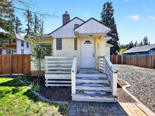 225 W Emma St, Rockford, WA 99030