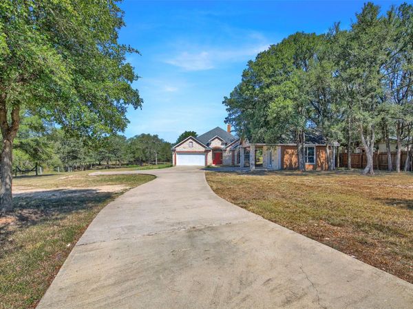 230 Heritage Oaks DR , Cedar Creek, TX 78612