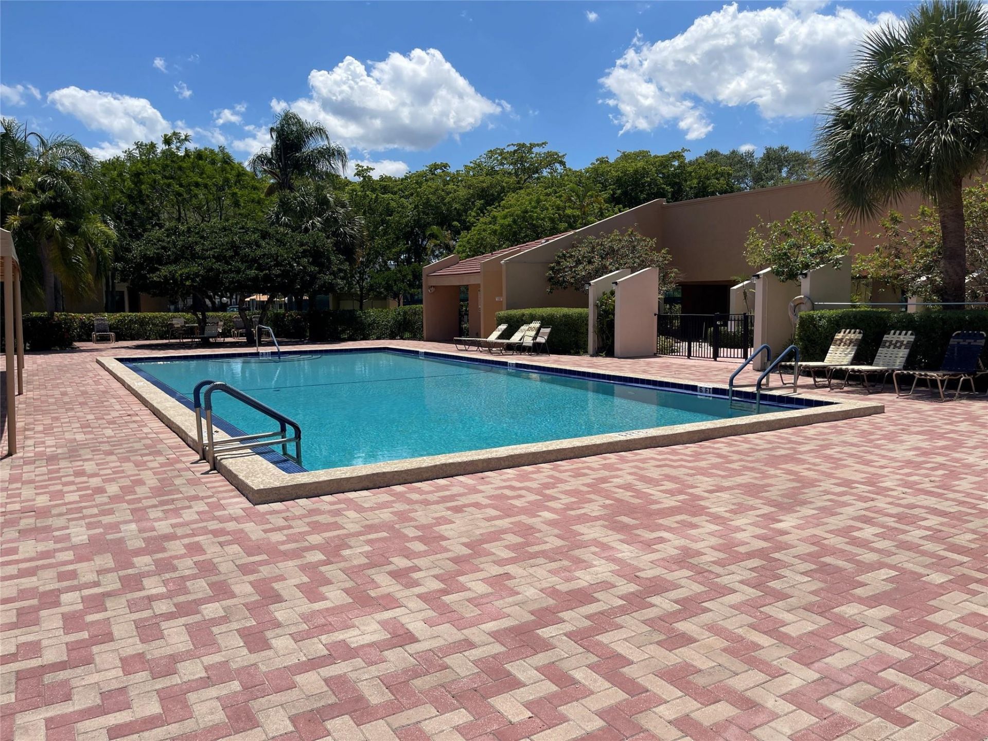 6530 Coral Lake Drive, Unit 306, Margate, FL 33063 Photo