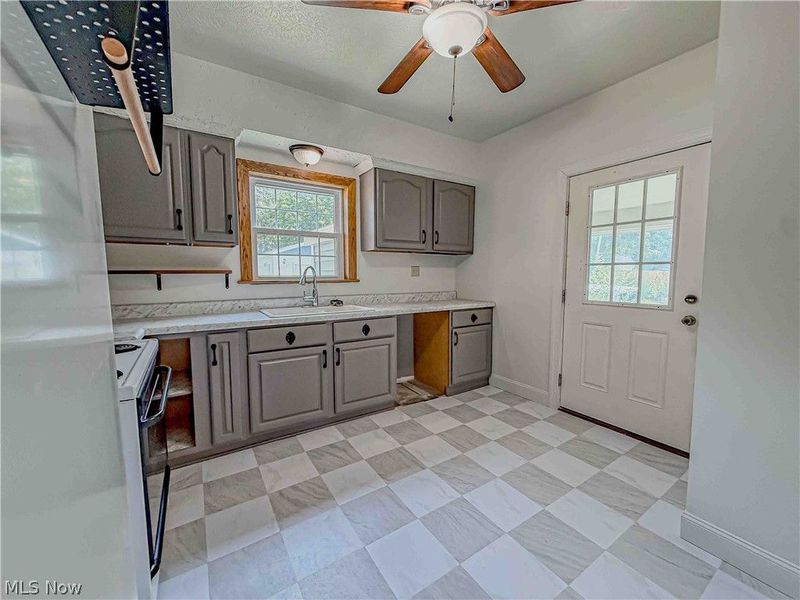 389 High Street, Wadsworth, OH 44281 Photo 14