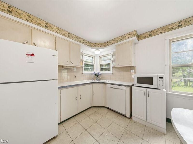 4284 W 204th Street, Fairview Park, OH 44126 Photo 12