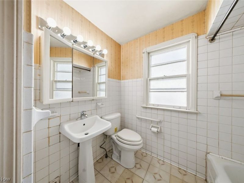 4284 W 204th Street, Fairview Park, OH 44126 Photo 24