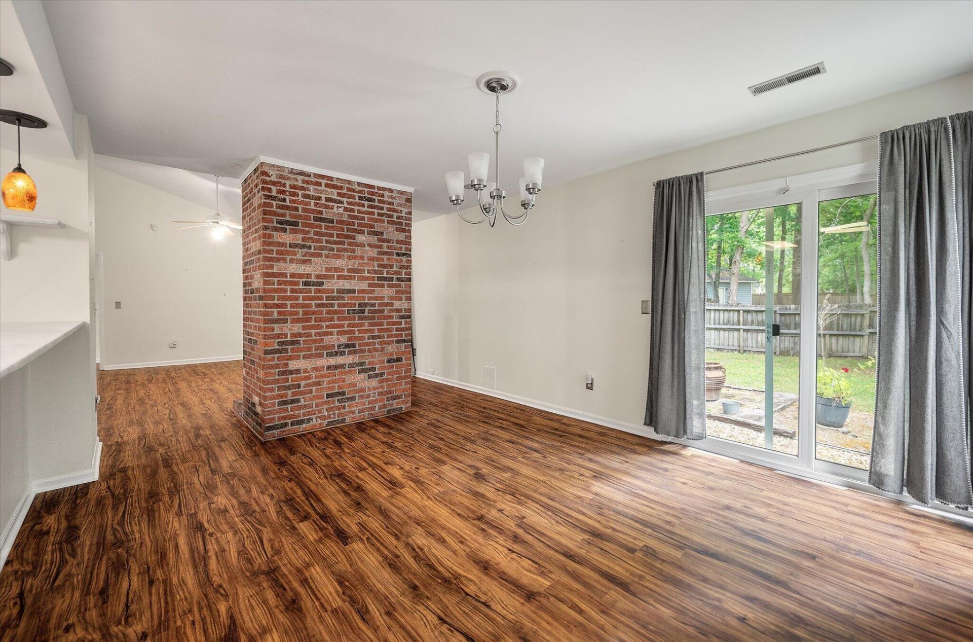 121 Hamlet Road Photo 12