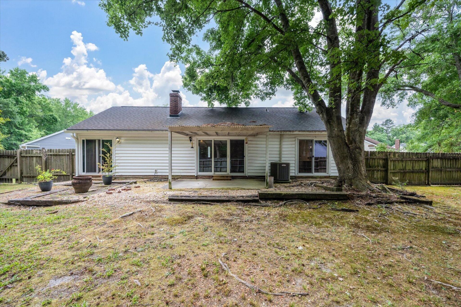 121 Hamlet Road Photo 34