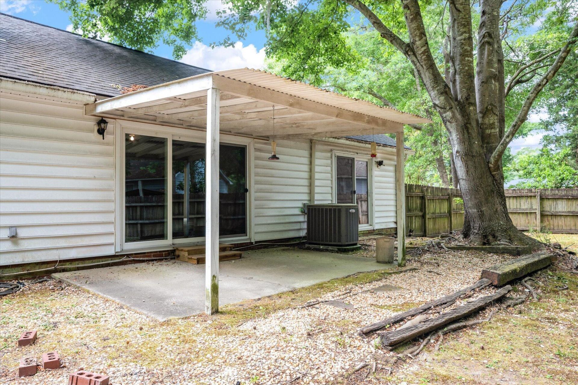 121 Hamlet Road Photo 36
