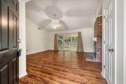 121 Hamlet Road photo 4