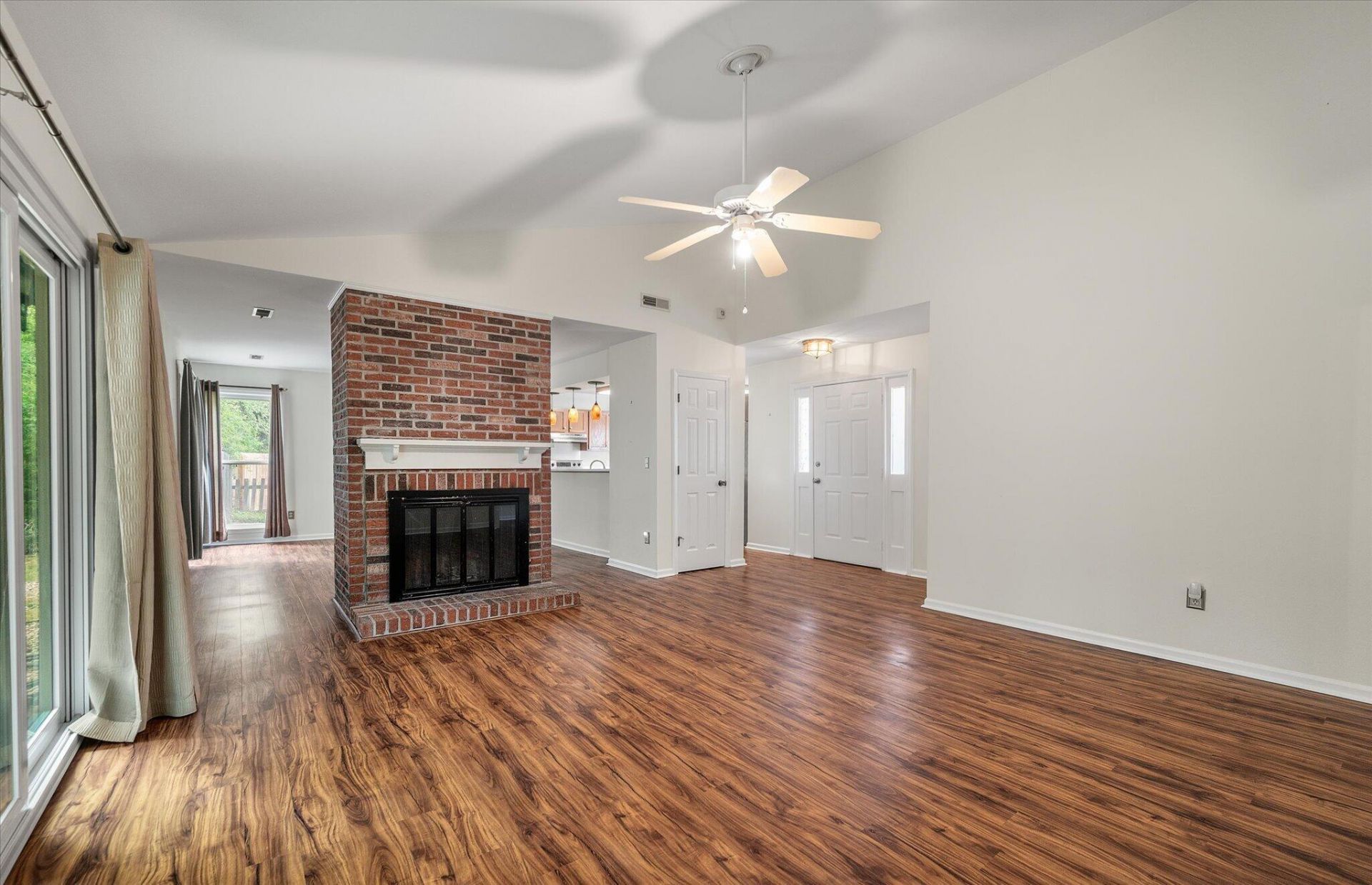 121 Hamlet Road Photo 6