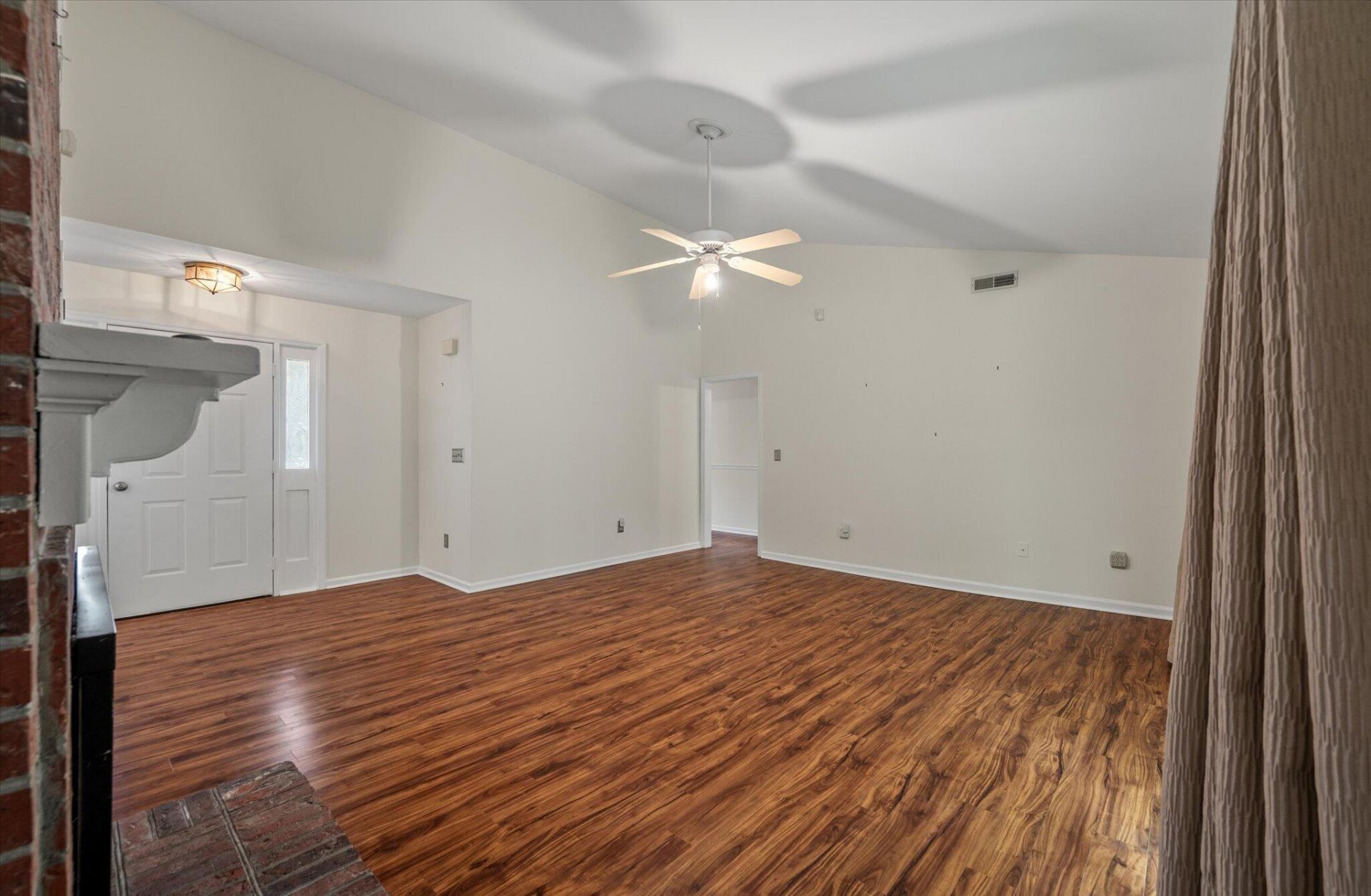 121 Hamlet Road Photo 7