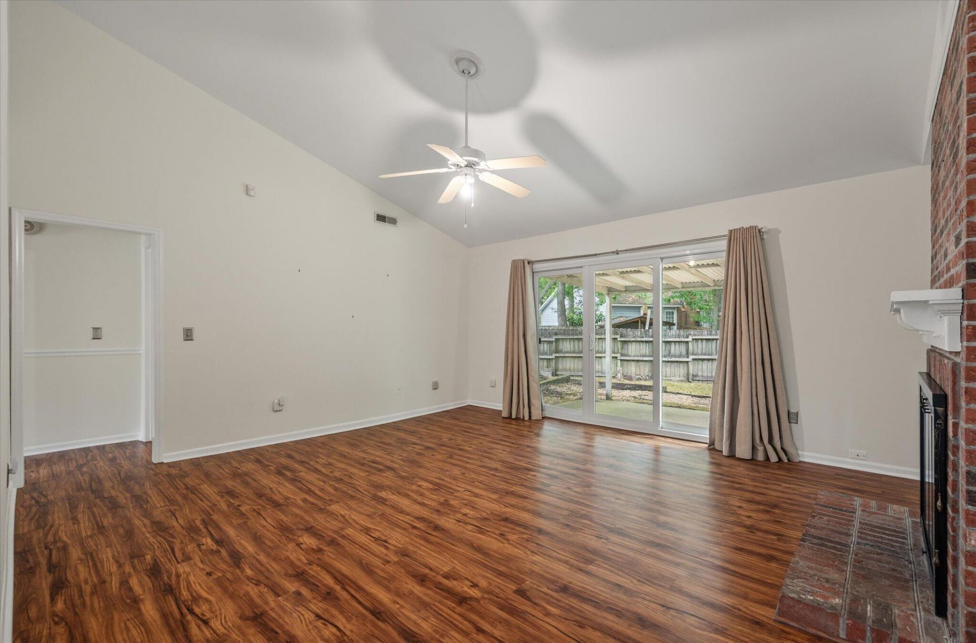 121 Hamlet Road Photo 8