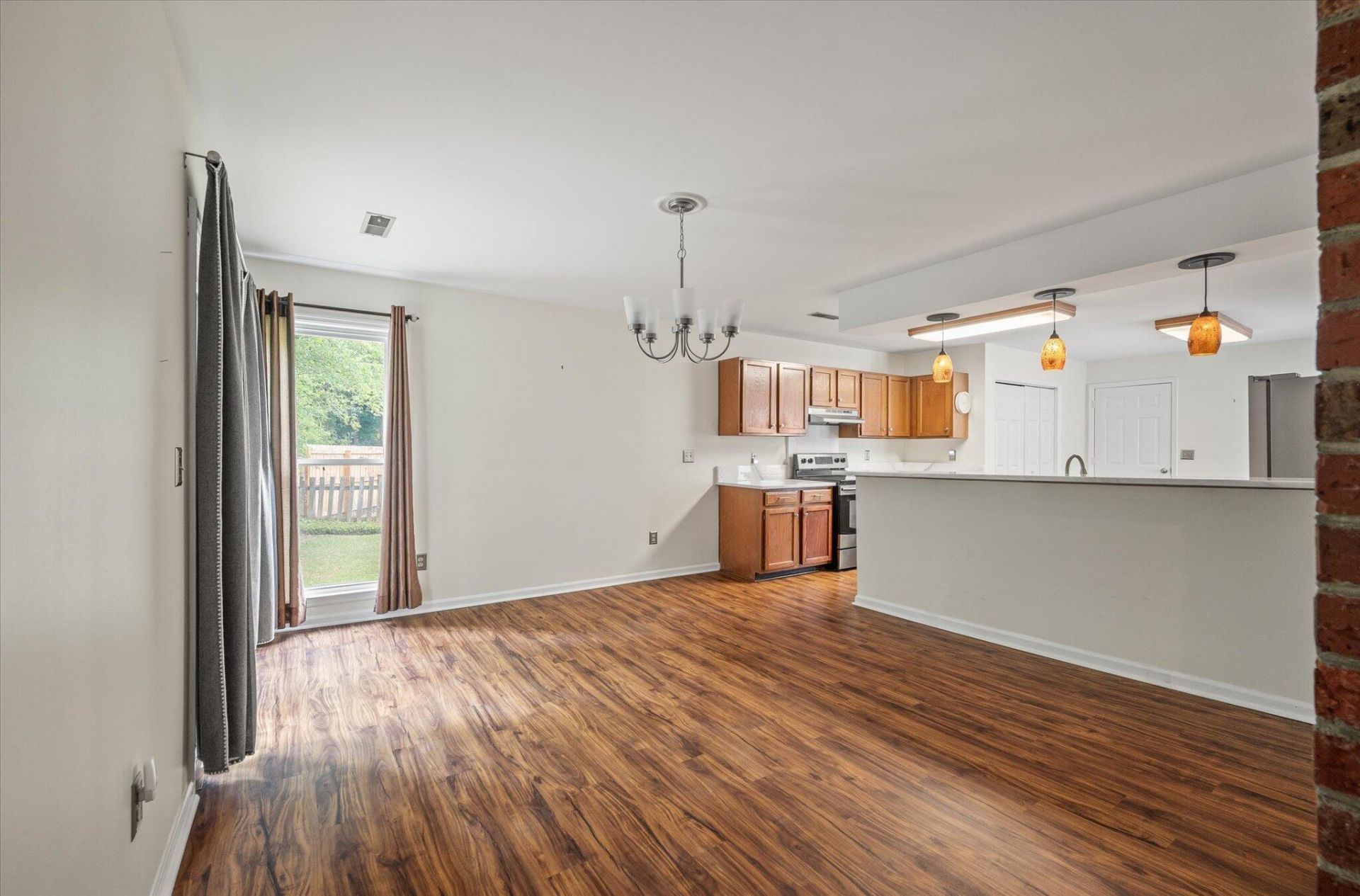 121 Hamlet Road Photo 9