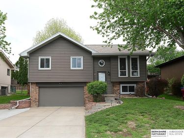 13580 Chandler Street , Omaha, NE 68138