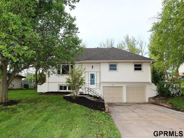 10417 Grand Avenue , Omaha, NE 68134