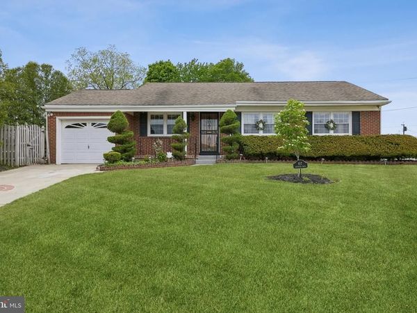 817 LEXINGTON AVENUE, TURNERSVILLE, NJ 08012