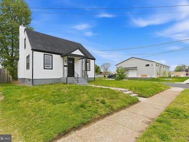 33 MORRIS AVENUE , BURLINGTON, NJ 08016