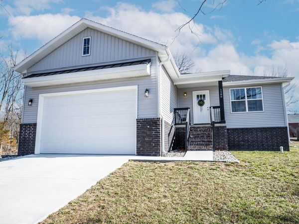 1580 Spring Hills Street , Marshfield, MO 65706