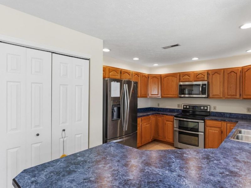 8812 Arrowcreek Drive, Washington Township, OH 45054 Photo 11