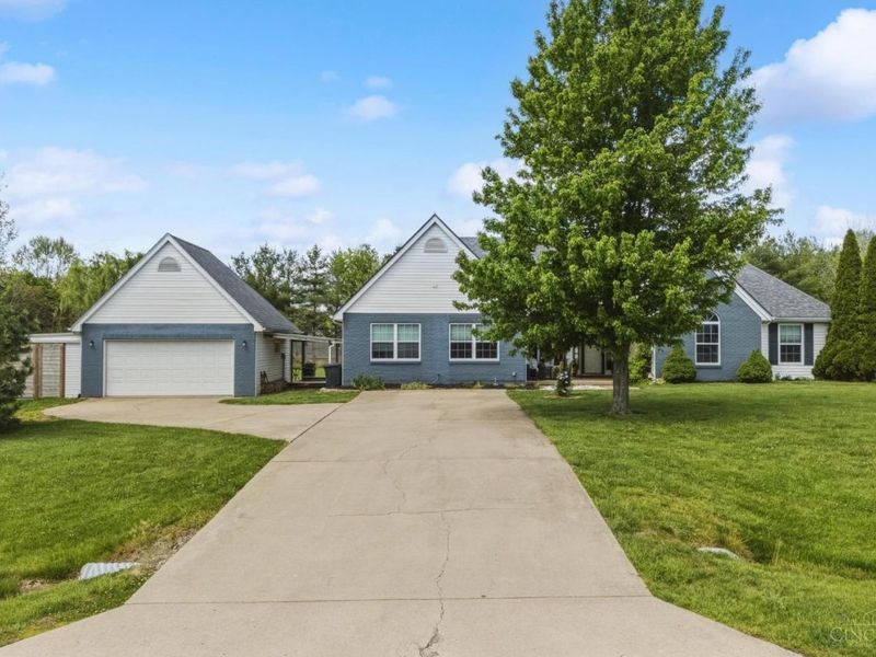 8812 Arrowcreek Drive, Washington Township, OH 45054 Photo 2