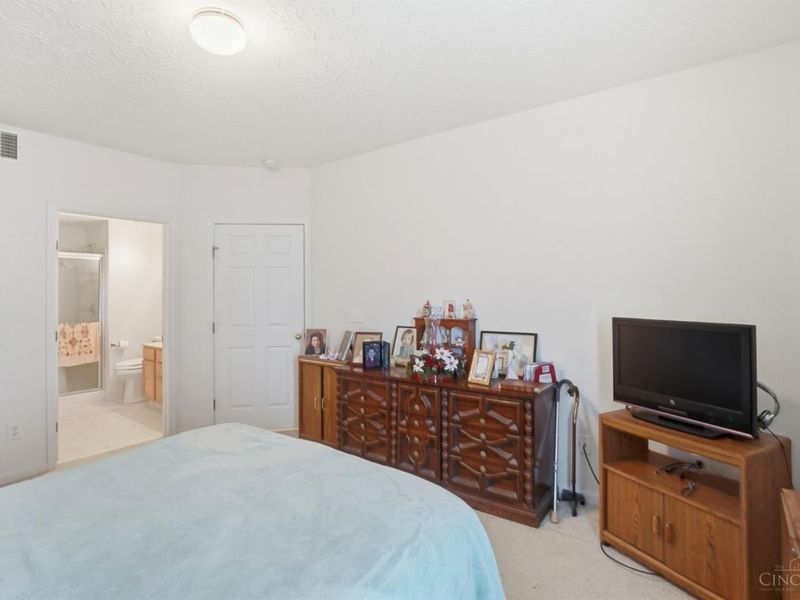 101 Logsby Place, Unit 4H, Milford, OH 45150 Photo 22