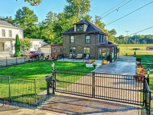 527 E Main Street , Ottawa, IL 61350