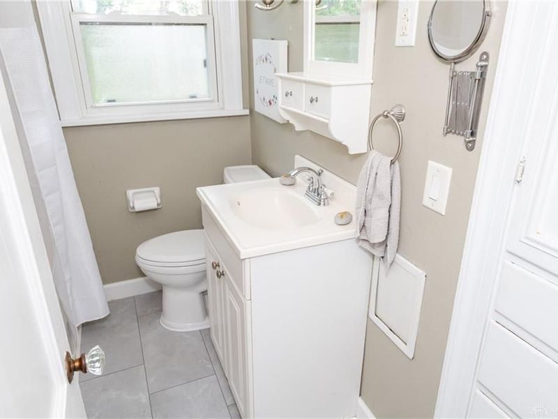 1015 Croyden Drive, Dayton, OH 45420 Photo 14