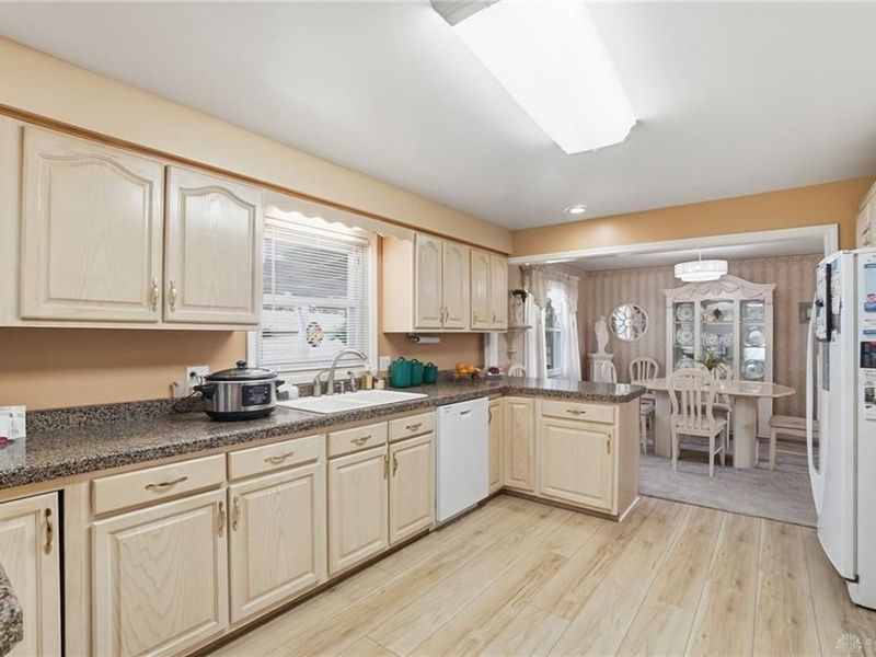 700 Ionic Circle, Mad River Township, OH 45323 Photo 11