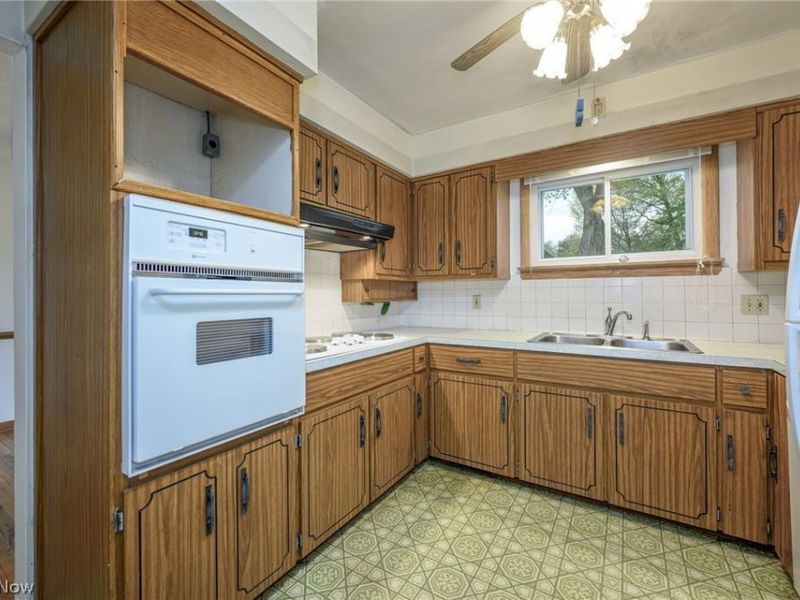 5638 Bonnie Lou Drive, New Franklin, OH 44319 Photo 9